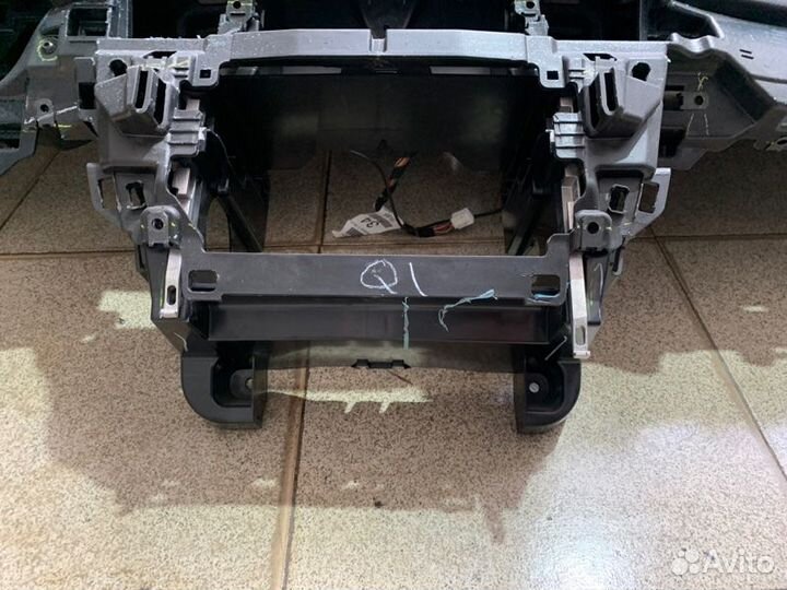 Передняя панель торпедо Mercedes-Benz Ml W166 M157