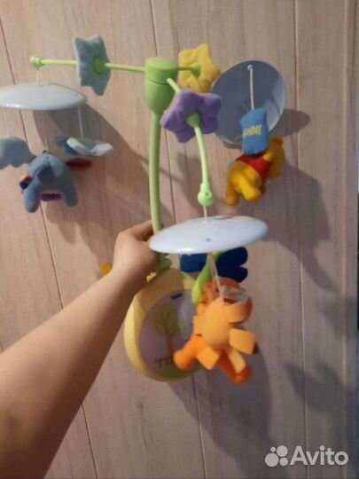 Музыкальный мобиль ночник в кроватку tomy