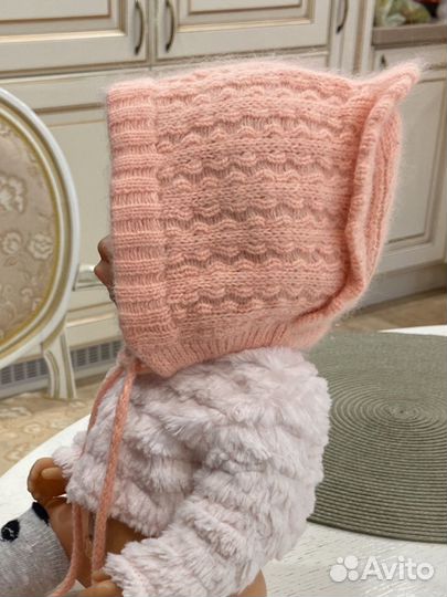 Пуховые шапочка и носочки на малыша