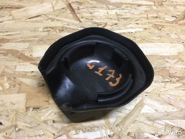 Крышка амортизатора передняя Mercedes-Benz E550