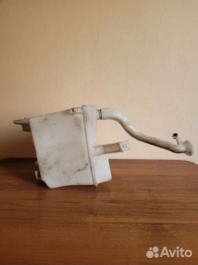 Бачок омывателя Ниссан Тиида