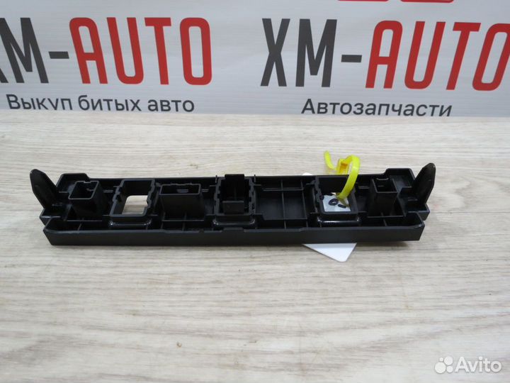 Накладка декоративная Toyota Camry 50