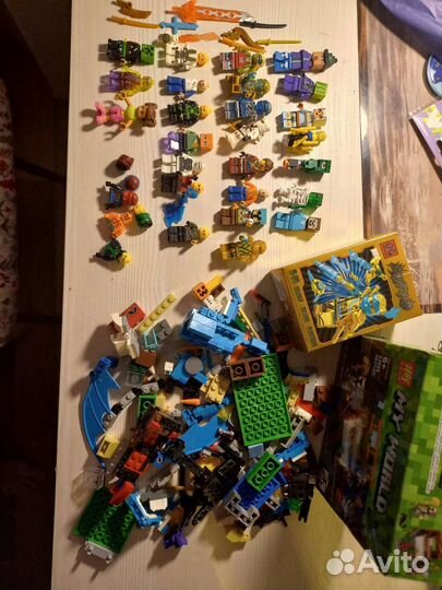 Lego набором человечки
