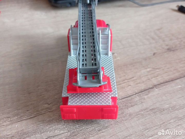 Игрушка пожарная машина
