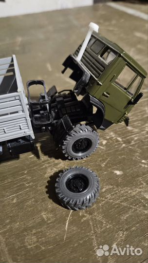Модель 1:43 Камаз 4310