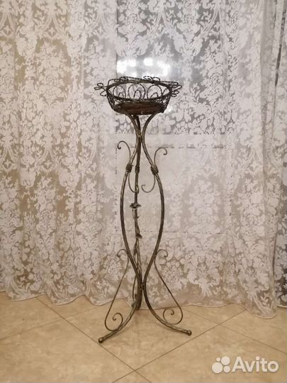 Подставка для цветов