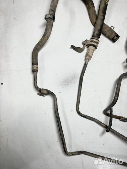 Трубка гура Mitsubishi L200 KB