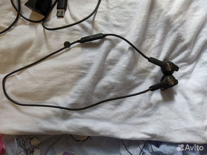 Bang & Olufsen BeoPlay H5