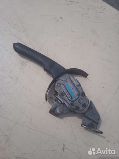 Рычаг стояночного тормоза Nissan Terrano 2 Ниссан