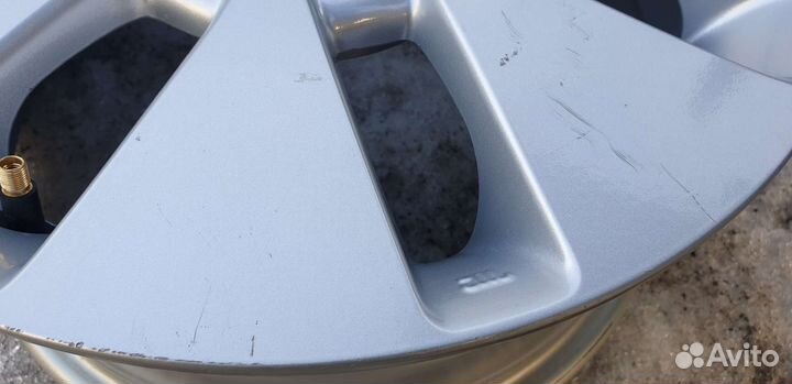 Всего 1шт оригинал Kia Rio R15 4x100