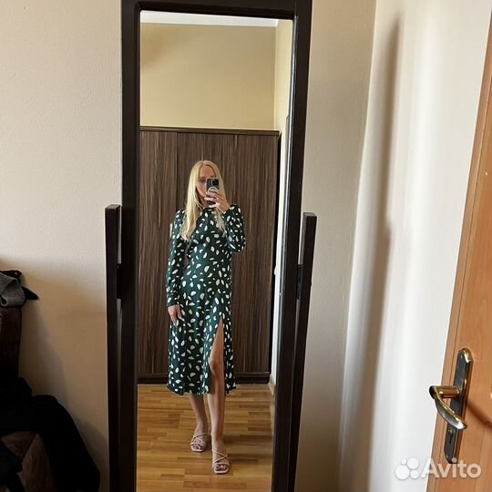 Платье Reformation