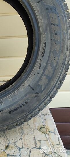 Bridgestone Blizzak DM-V2 225/65 R17