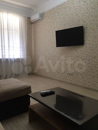 2-к. квартира, 60 м², 1/6 эт.