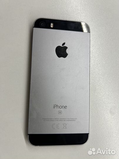 iPhone SE, 32 ГБ