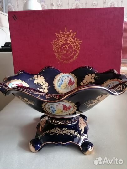 Фарфоровая ваза для фруктов