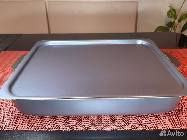 Форма с крышкой и ручками 30х23 см