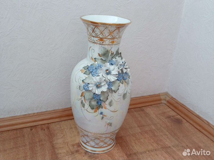 Ваза для цветов фарфоровая