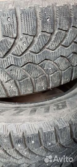 R17 Winrun R330 215/50, PCD 5x114.3 DIA 67.1