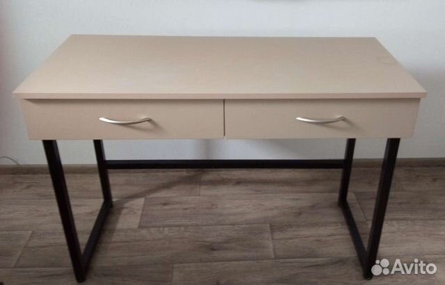Письменный стол