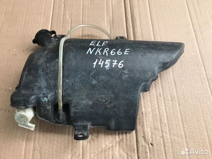 Бачок стеклоомывателя Isuzu Elf NKR66E 4HF1 1998