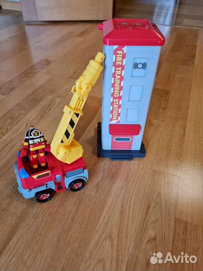Игровой набор Пожарная станция с фигуркой Рой