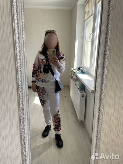 Спортивный костюм женский