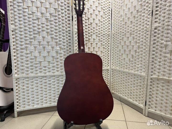Гитара натуральная