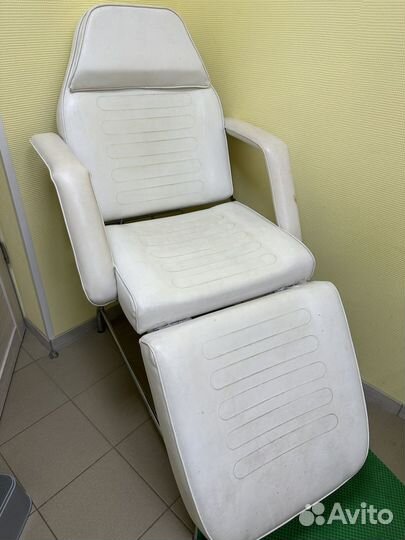 Массажная кушетка/стол для маникюра