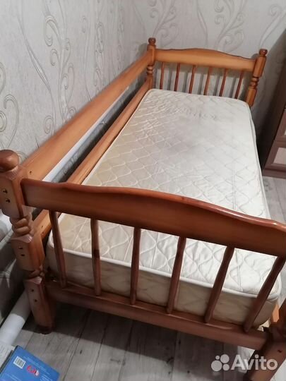 Двухъярусная кровать