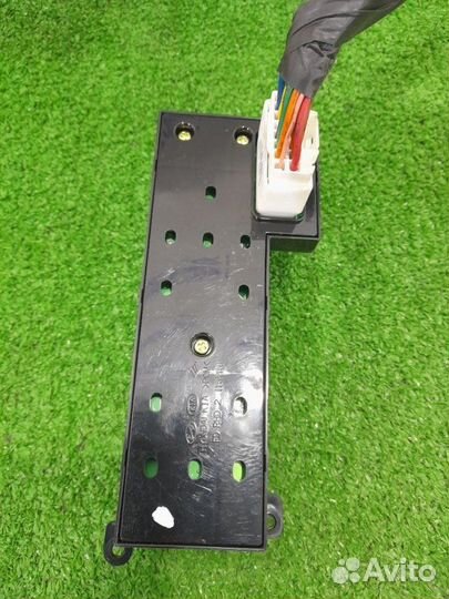 Блок управления стеклоподъемниками передний правый