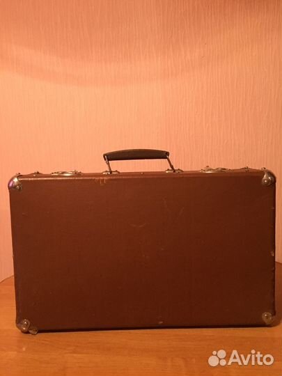Продам чемодан