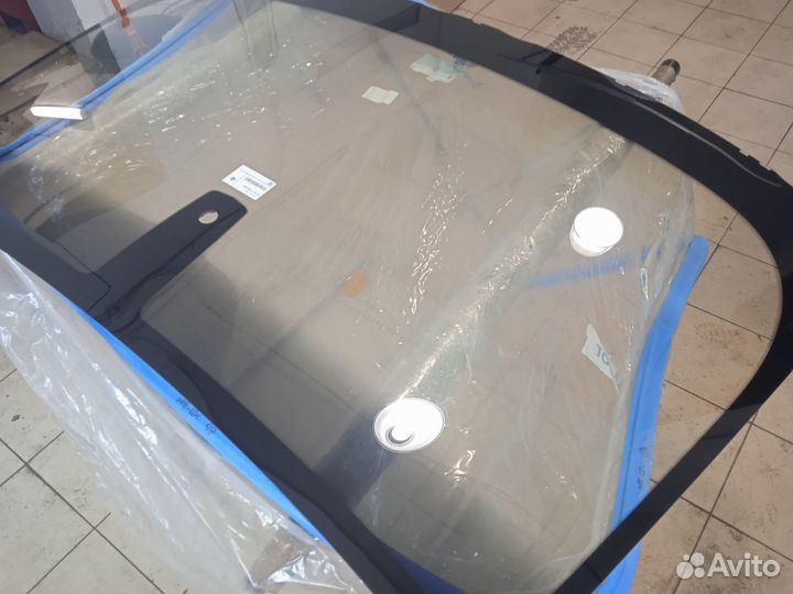Лобовое стекло на BMW 5 GT F07 оригинал