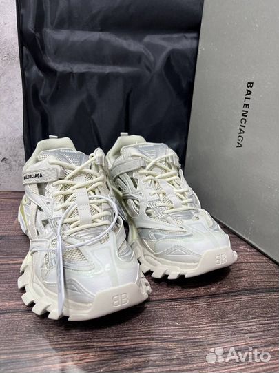Кроссовки Balenciaga Track 2 белые