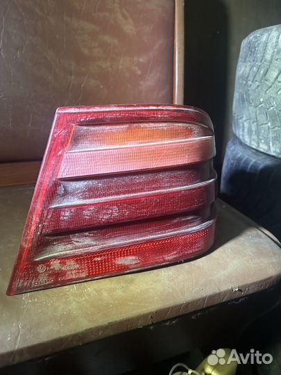 Задний фонарь мерседес 210