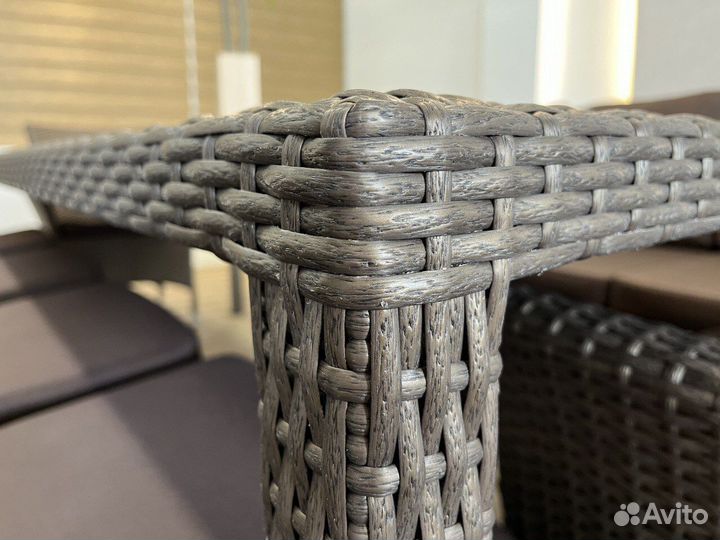 Плетеная садовая мебель из ротанга