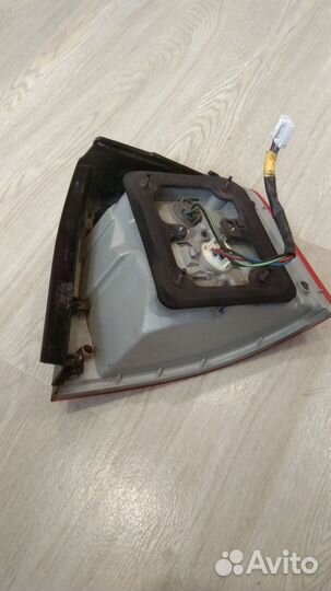 Фонарь задний левый Kia Karens