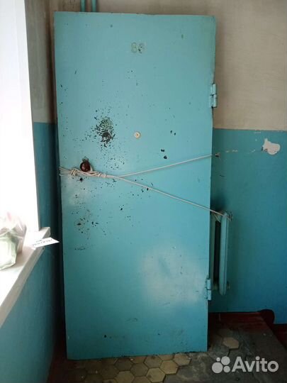 Дверь входная металлическая б у