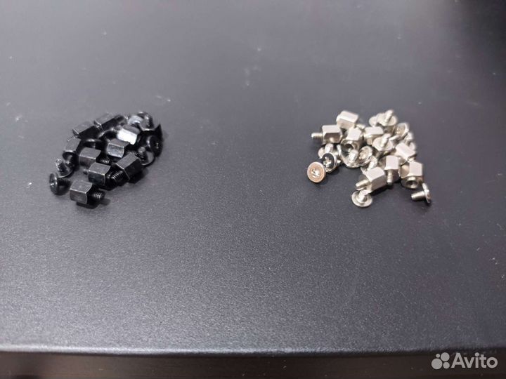 Винт и монтажная площадка для крепления M.2 SSD