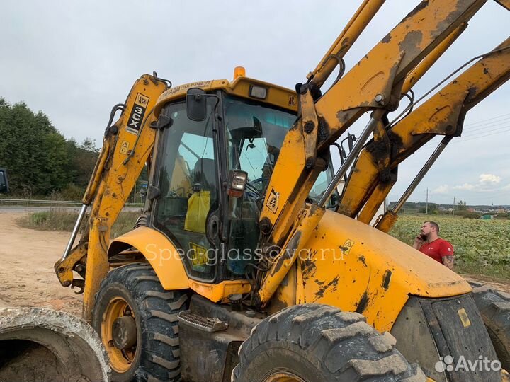 Лобовое стекло jcb