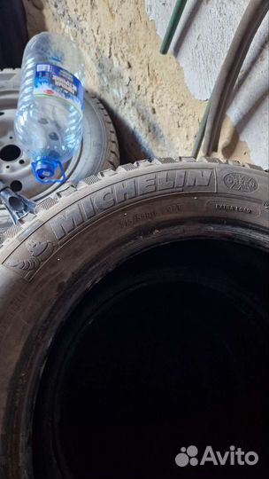 Michelin X-Ice 215/55 R16