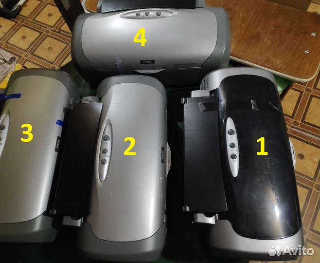 4 б\у принтера Epson R200/220