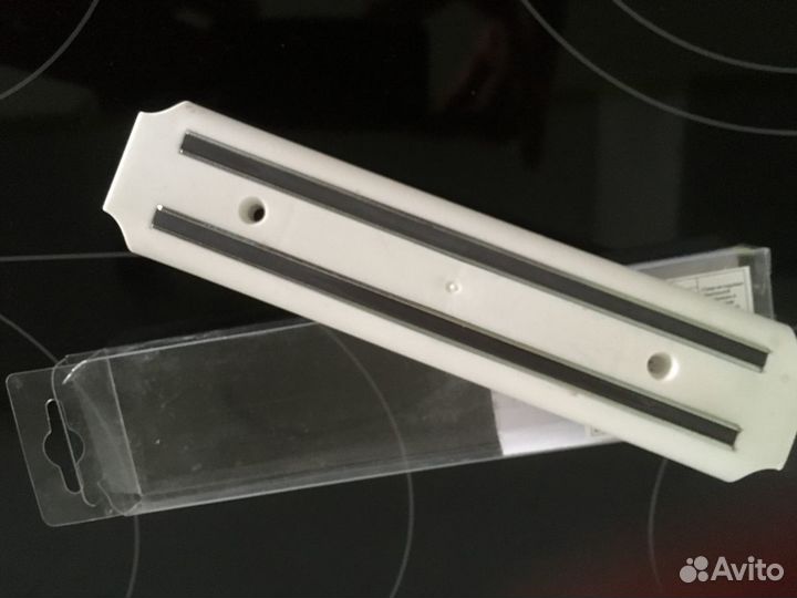 Магнитный держатель для ножей белый