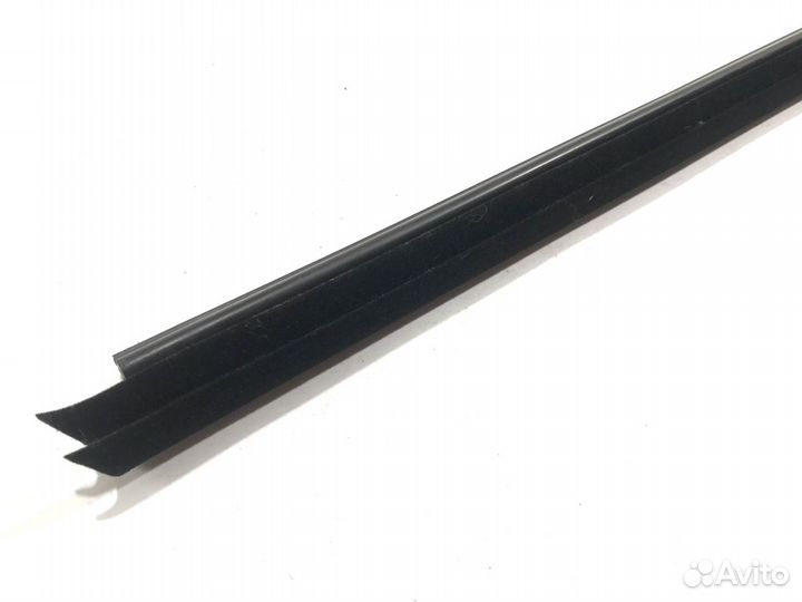 Уплотнитель задний левый Audi A4 B7