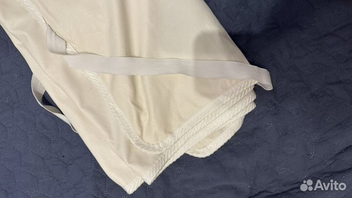 Наматрасник на резинках 90*200 см