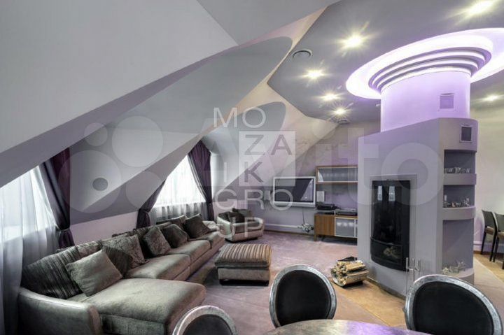 Дом 1100 м² на участке 15 сот.