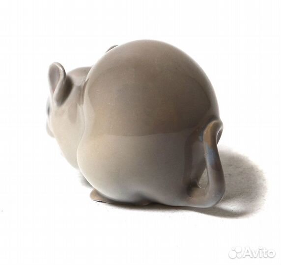 Фарфоровая фигура 