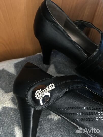 Туфли женские (черные, с пайетками)