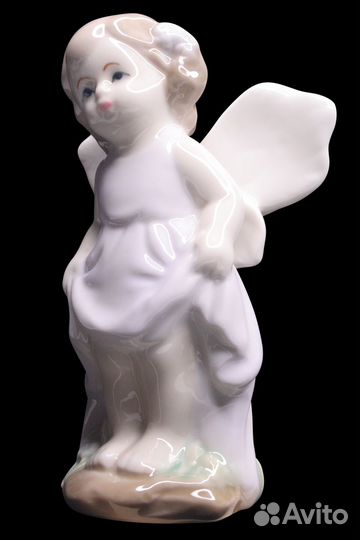 Фарфоровая статуэтка - Девочка ангел
