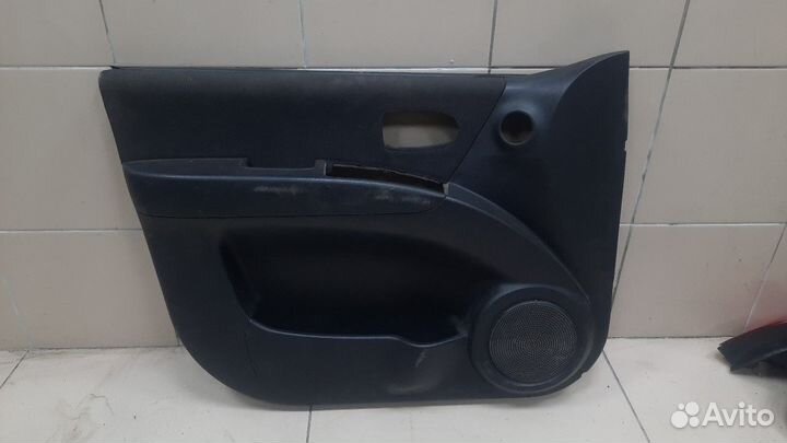 Обшивка двери передней левой Hyundai Matrix