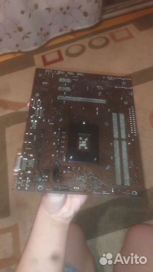 Материнская плата с процессором и блоком питания